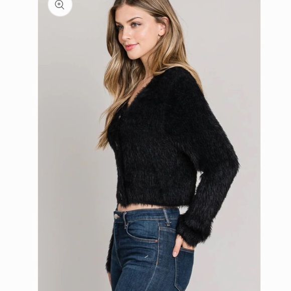Allie Rose Long sleeve fuzzy black crop button cardigan - Picture 1 of 9